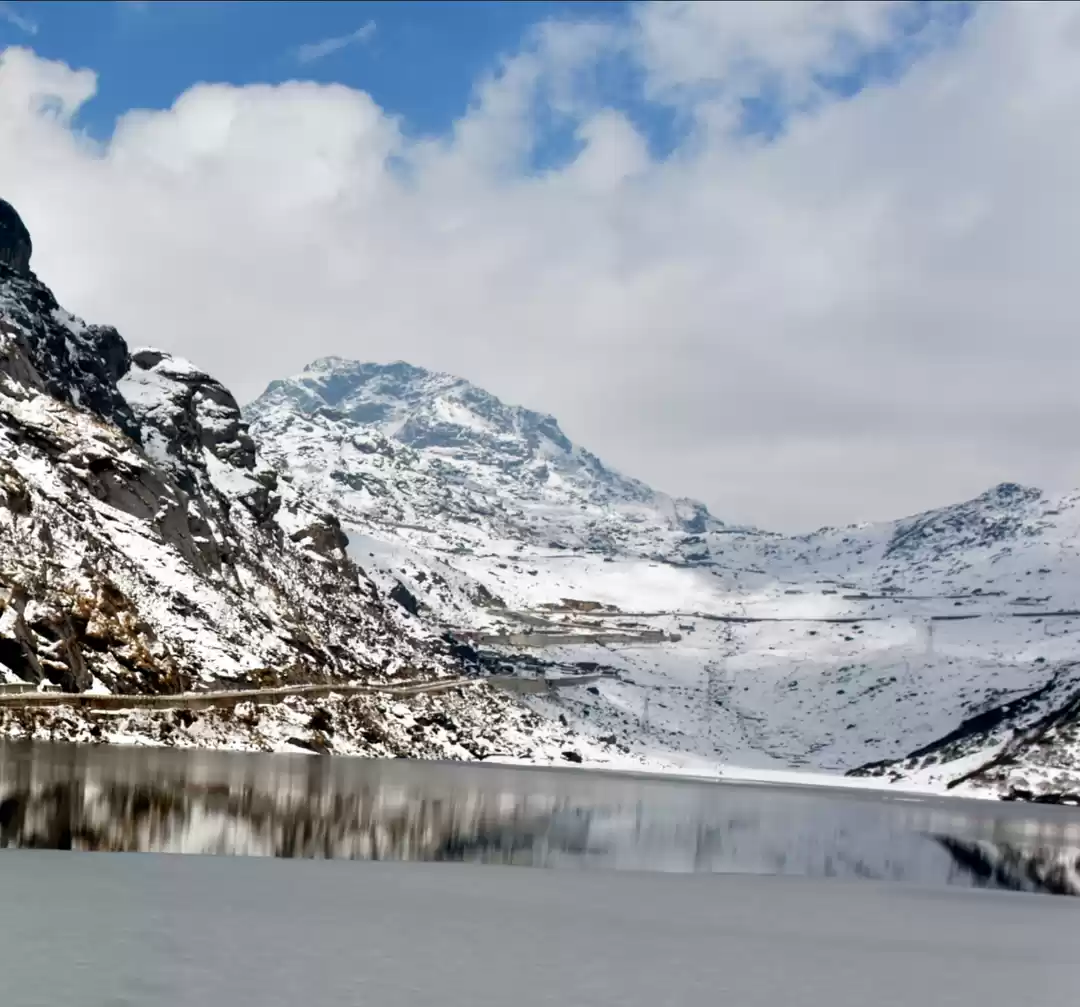 Photo of Tsomgo Lake – A para