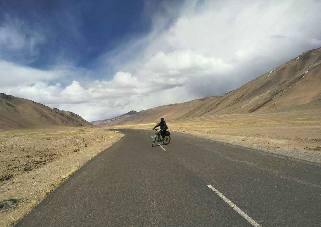 cycling in ladakh
