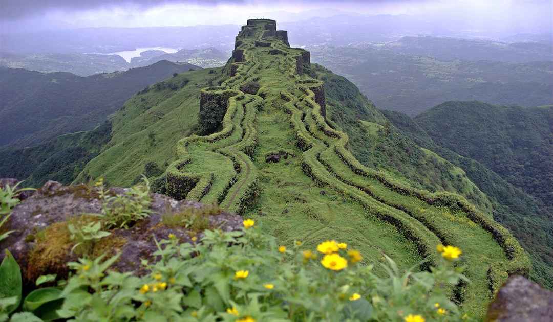 5 Offbeat Weekend Getaways From Mumbai Pune This Monsoon Tripoto 5 monsoon getaways around pune.