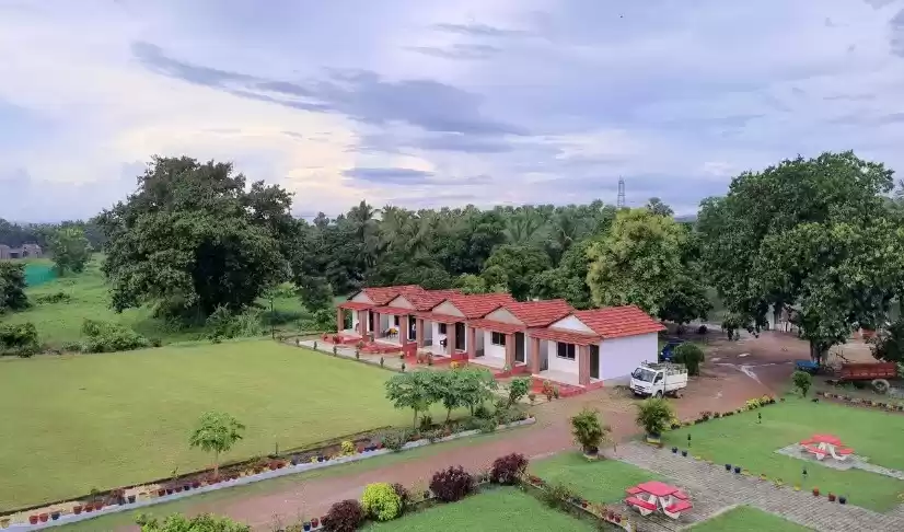 Photo of झरनों के बीच एकांत औ