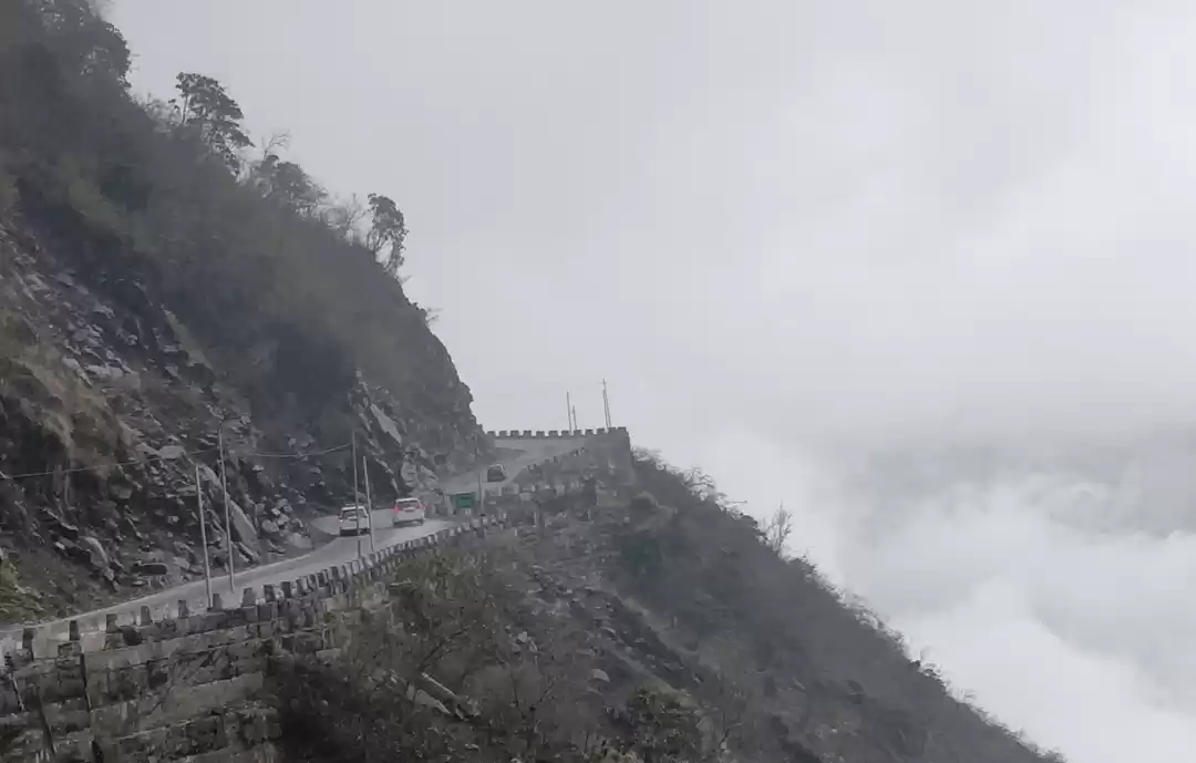 Photo of The ZiGzAg Route - S