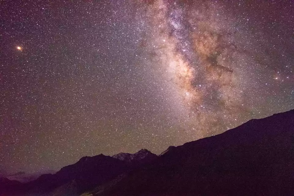 Photo of The Middle Land - Ro