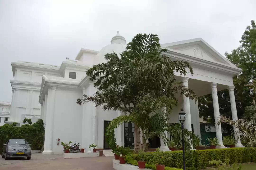 Photo of Combining royal livi