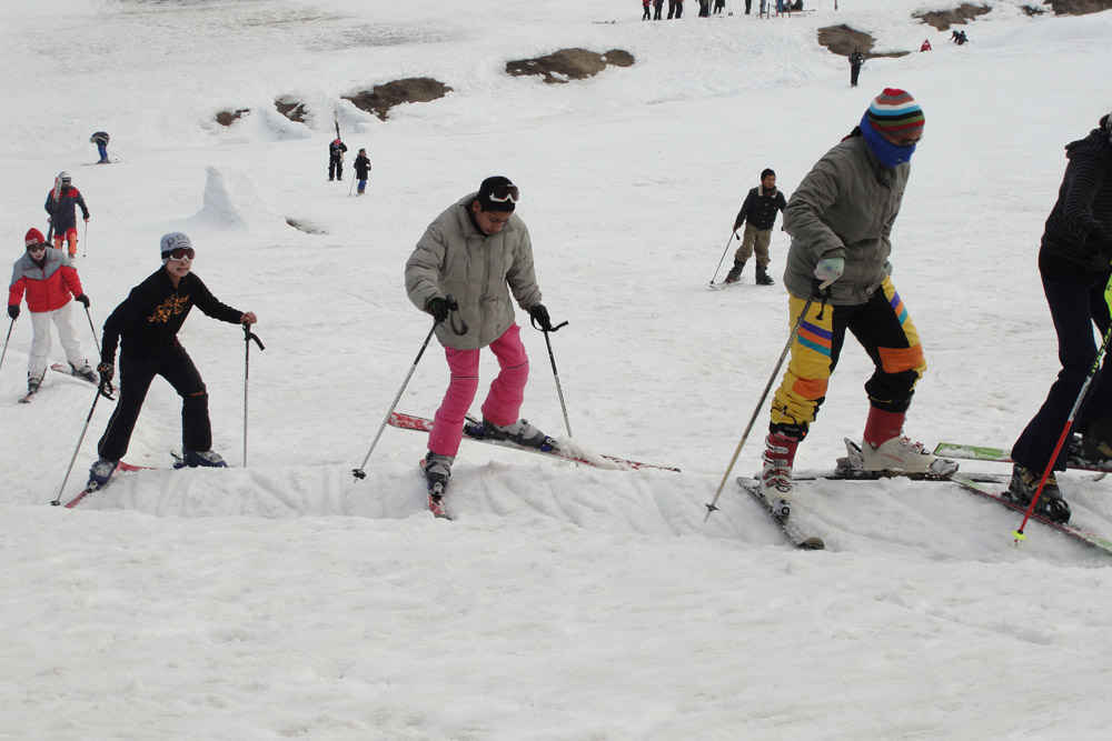 Read This Before You Go Skiing In Gulmarg. Thank Us Later