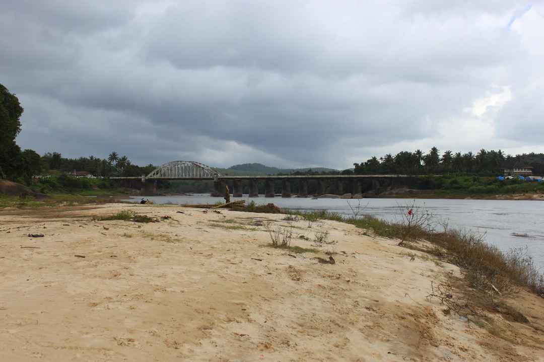 Thirthahalli Karnataka Details About Tunga River Thirthahalli Homestay Tripoto Tunga bridge (nl) brücke in indien (de);