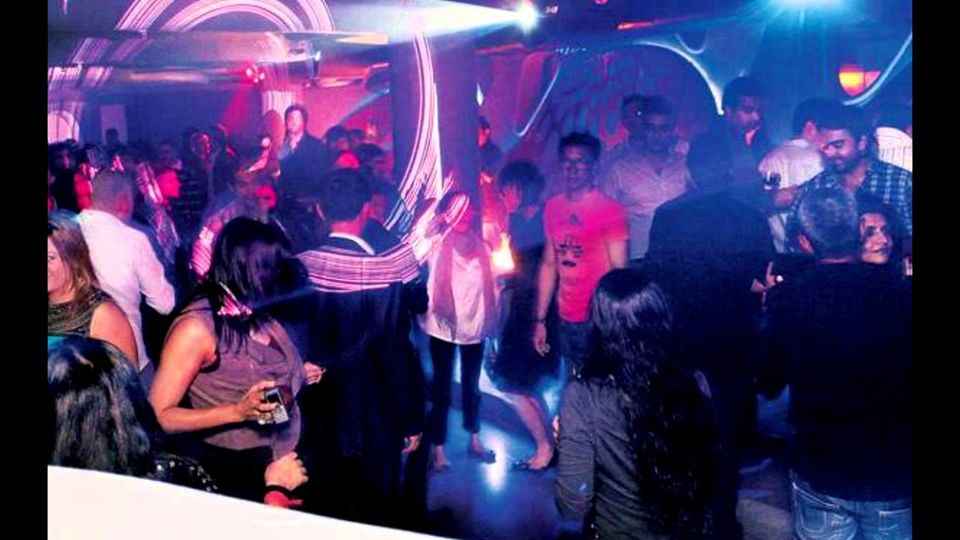5 Shady Retro Bars In India That Are Home To All Things Illegal Tripoto This has been found for the second time in mumbai. 5 shady retro bars in india that are