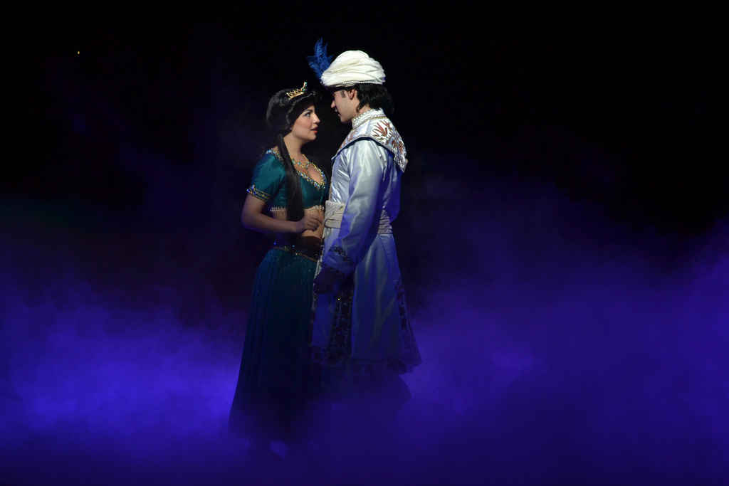 Disneys Broadway Style Aladdin Musical Is Coming To India And We Just Cant Keep Calm Tripoto For all animation and superhero movies subscribe to viralmedia @ goo.gl/fe3wfz for. disneys broadway style aladdin musical