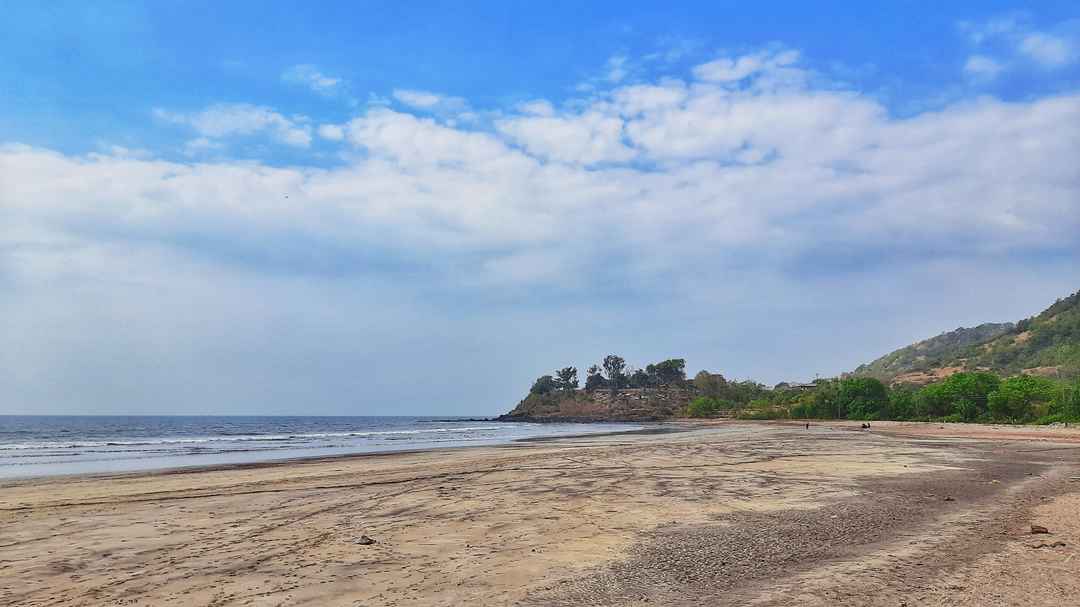 A Short Konkan Getaway Dapoli Ladghar And Murud Tripoto Distance for pune as well as mumbai, both is appox 200 kms. dapoli ladghar and murud