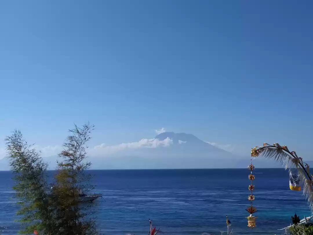 Photo of The (is)land of no r