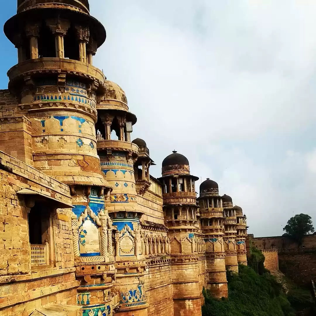 Fort in a city, Gwalior Fort, Gwalior, Madhya Pradesh, India, Stock Photo,  Picture And Rights Managed Image. Pic. PNM-PIRM-20100218-RC0003 |  agefotostock