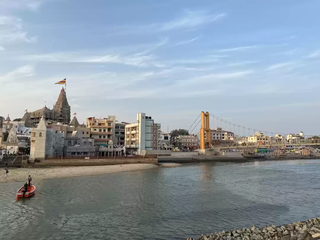 Photo of Temples (and people)