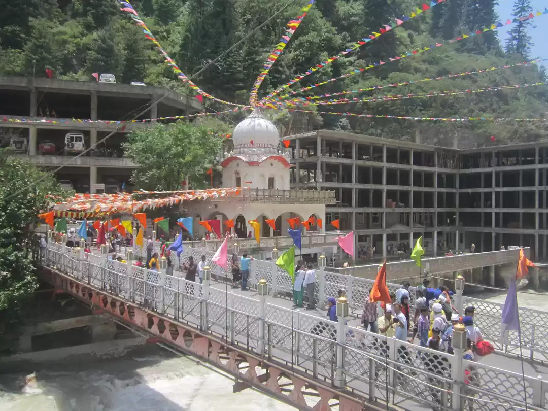 Photo of MANIKARAN: Holy Trin