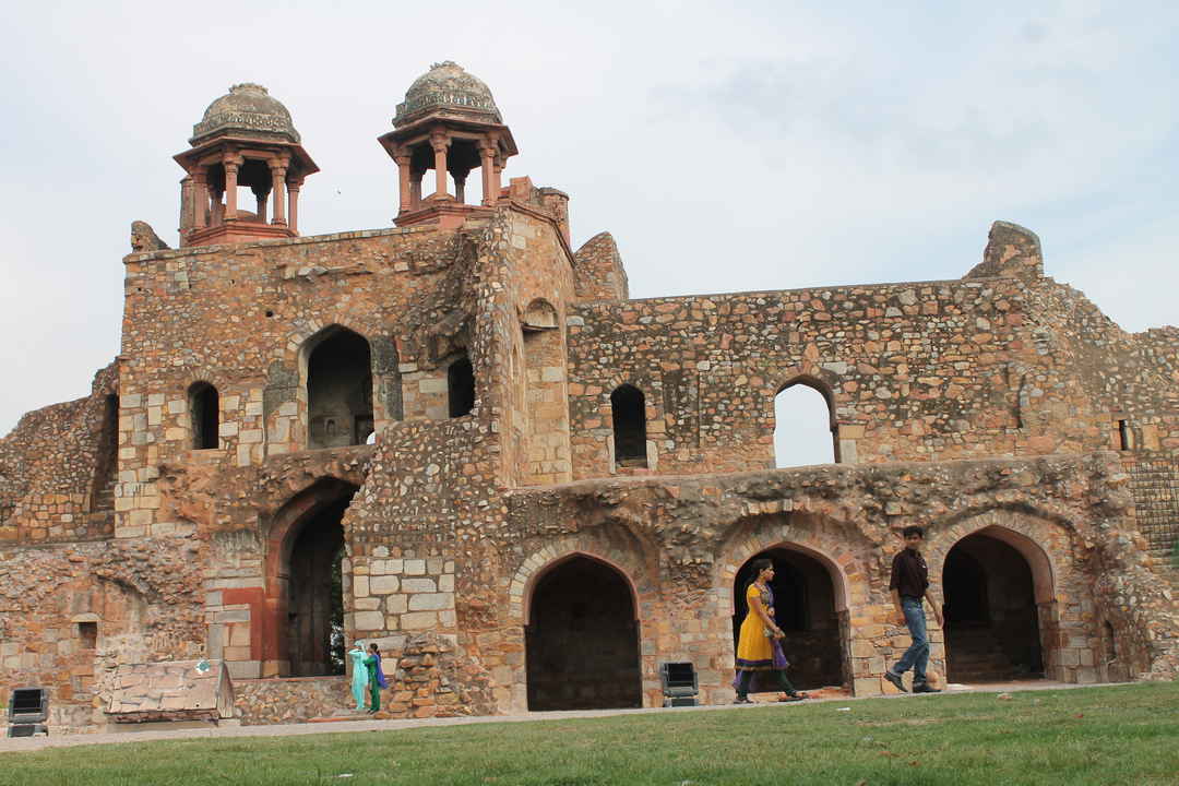 Hidden Side Of Purana Qila - Oldest Fort of Delhi - Tripoto