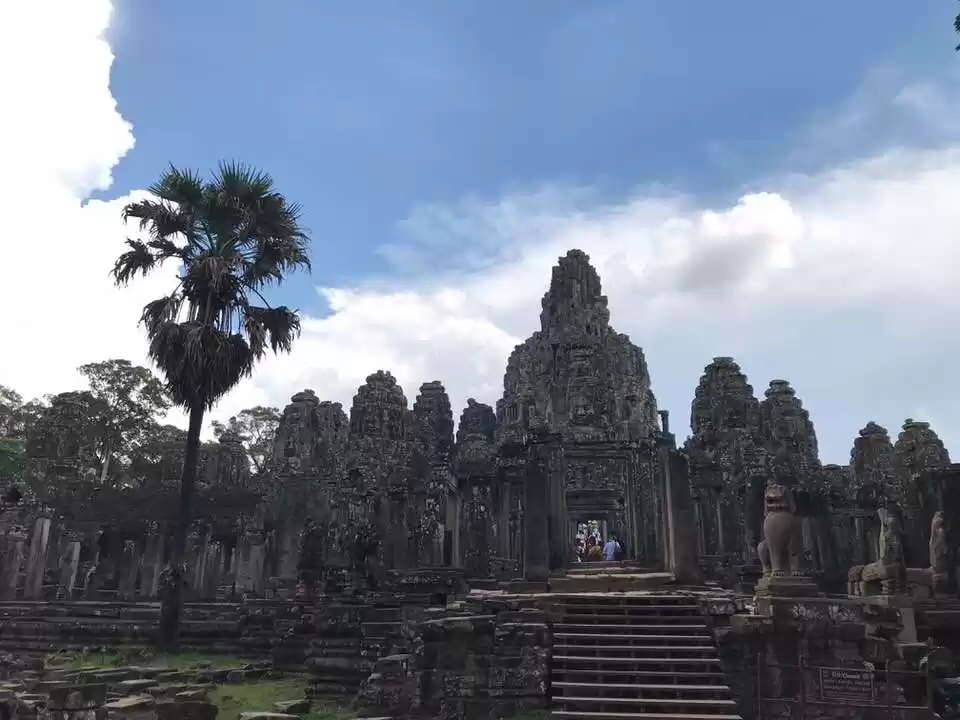 Photo of Cambodia - Flirting 