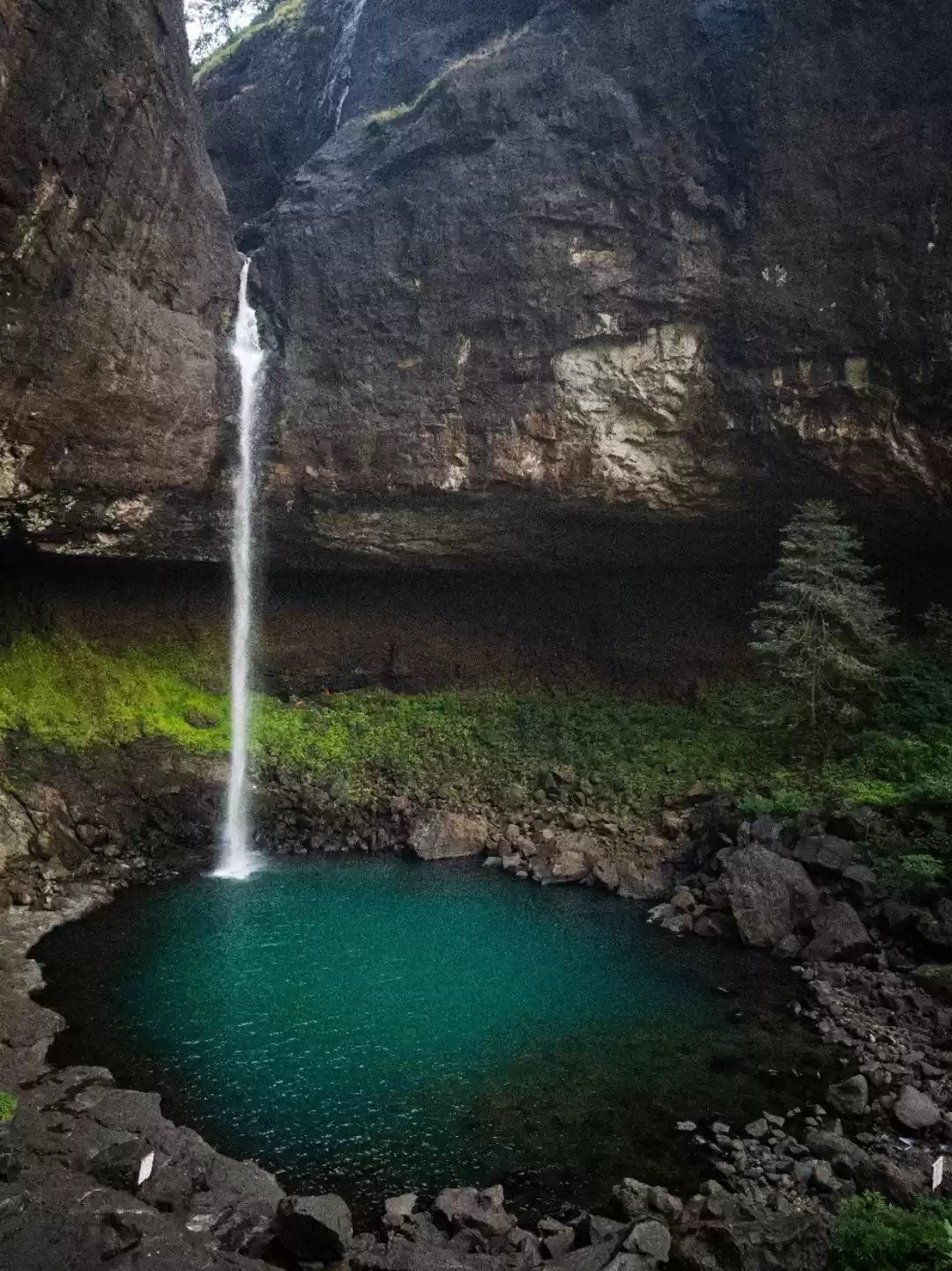 Photo of Devkund Waterfall, P