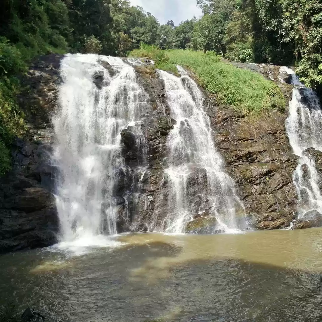 Photo of I travel to write.