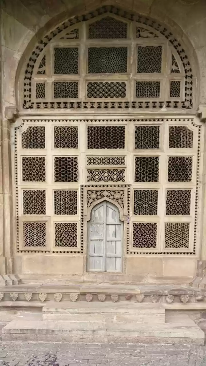 Photo of TANSEN KA MAKBARA #B