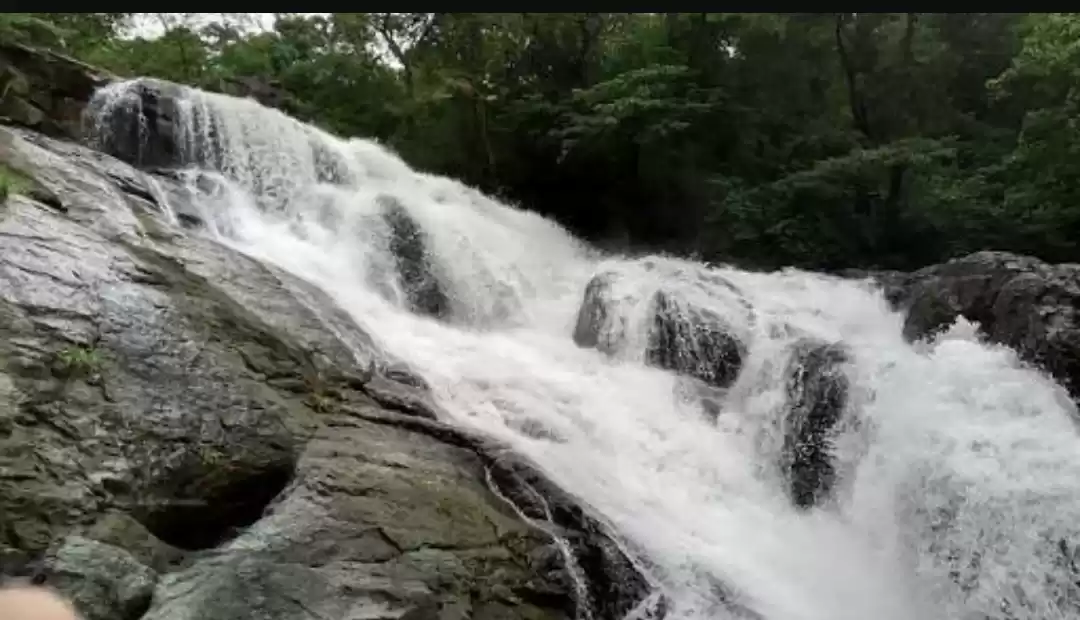Photo of Chinchoti Waterfalls