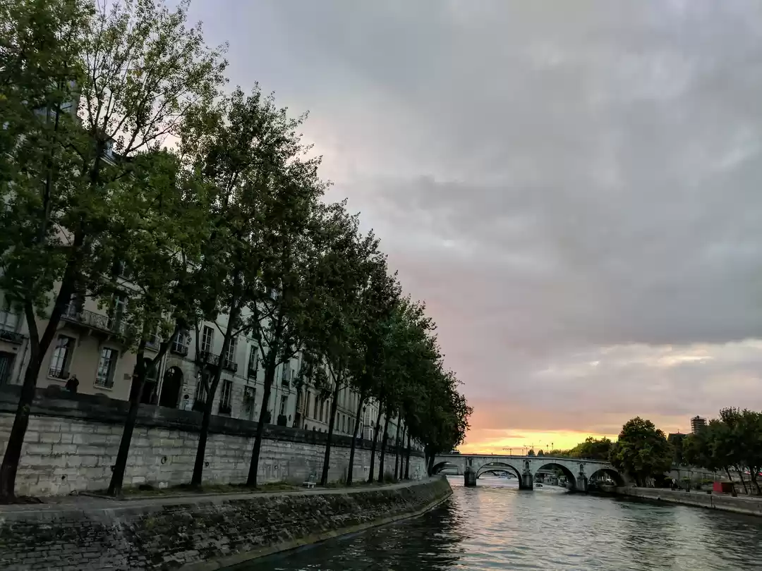 Photo of Sunset by Seine Them