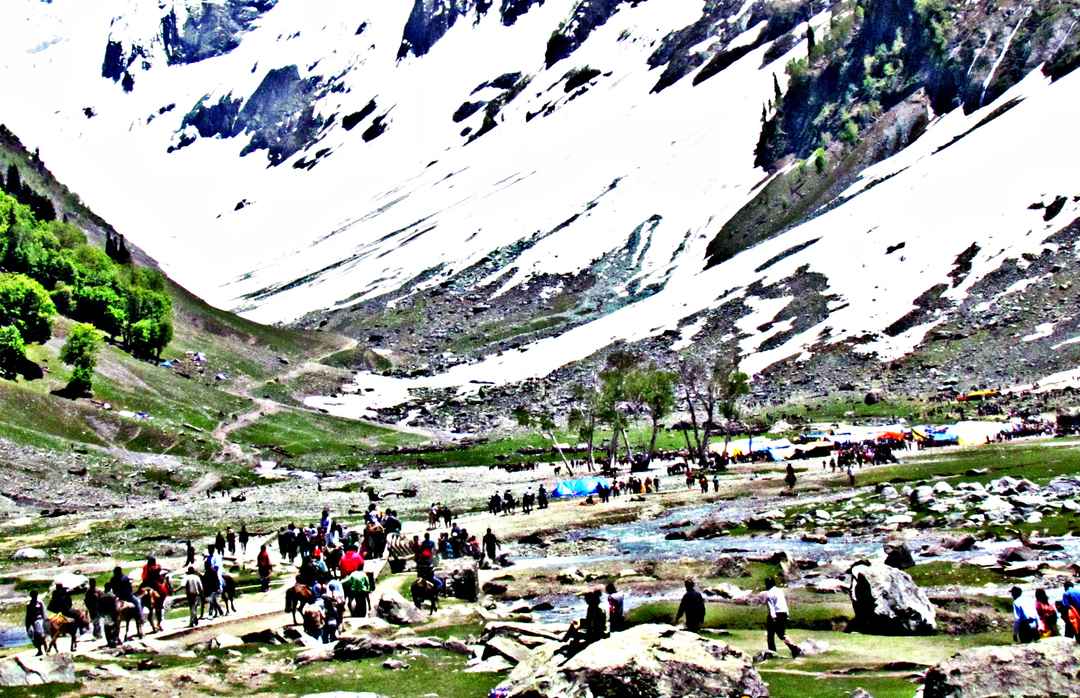 why kashmir is called heaven on Earth, by vinod lyt03