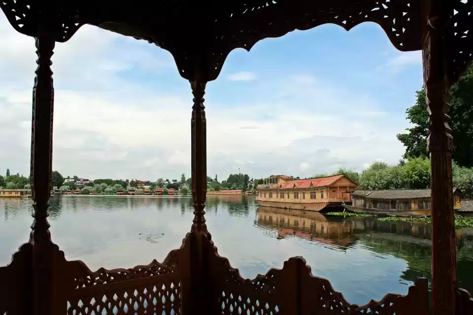 Photo of A Night in Houseboat