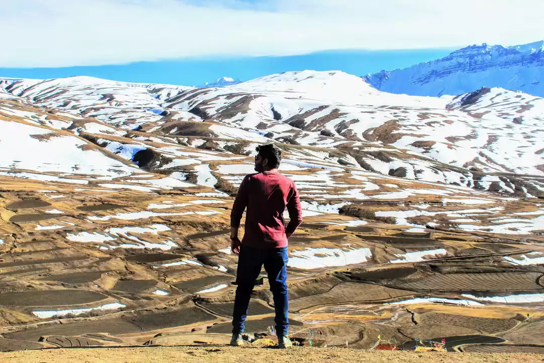 Photo of "ТНΕ МΙ∂∂ℓΕ ℓΑΗ∂" #S