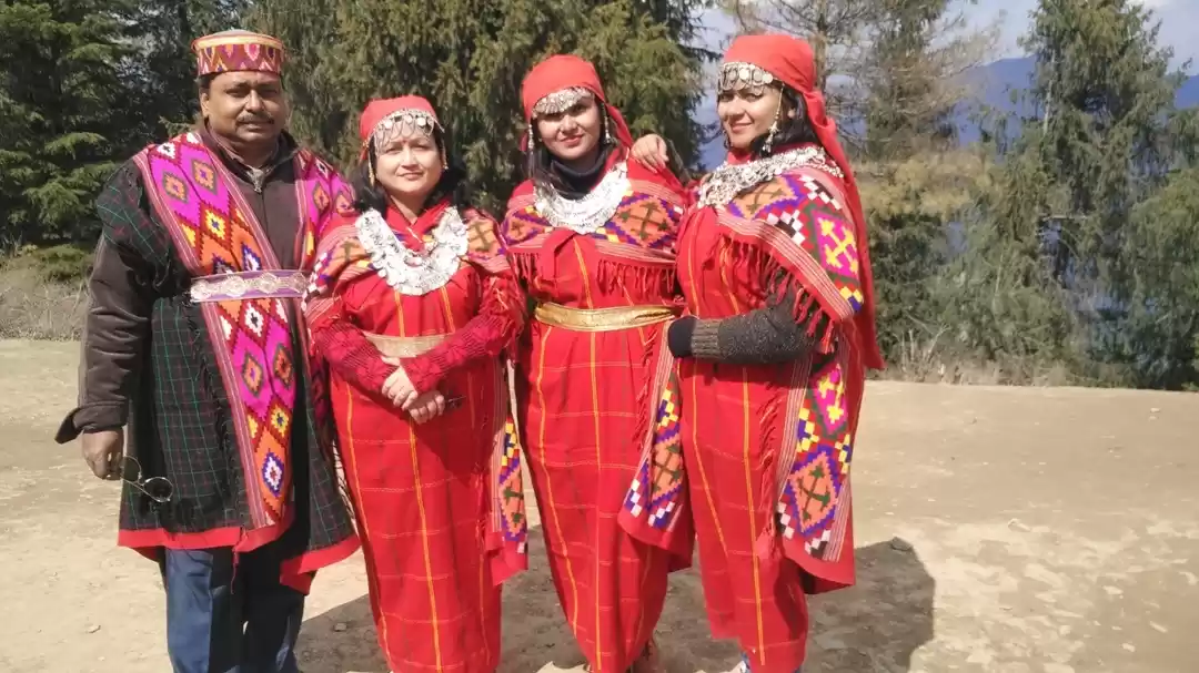 Traditional Dress of Himachal Pradesh || Kulluvi Pottu(Pattu) - YouTube