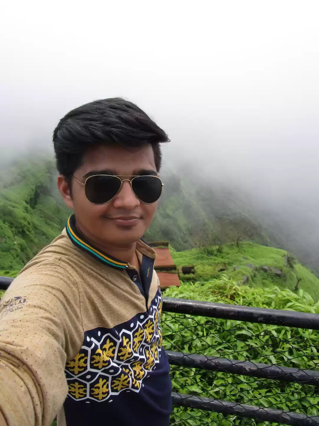 Photo of #SelfieWithAView
#Tr