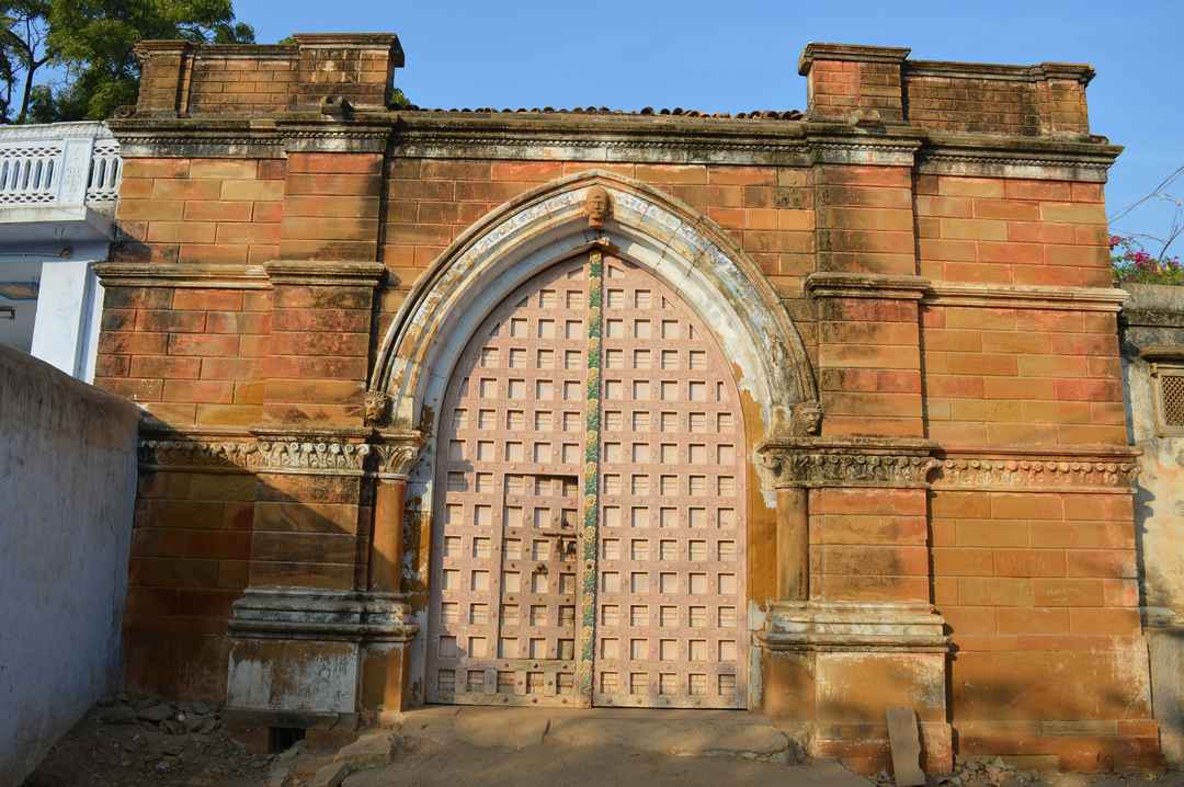 Tera Offbeat Place Tripoto Gujarat forts are magnificent and strong establishments of the medieval period, these unscalable forts were mainly constructed for the protection of kingdoms. tera offbeat place tripoto