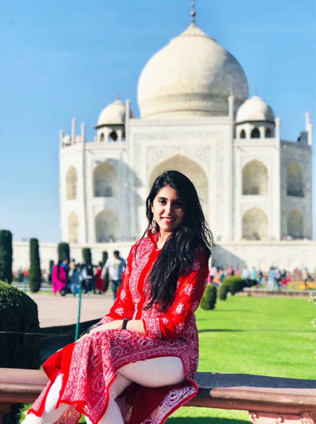 The Stunning Story Of Shah Jahan Tripoto Located on the southern bank of the yamuna river near agra, india, the taj mahal took 22 years to build and finally reached completion in 1653. the stunning story of shah jahan tripoto