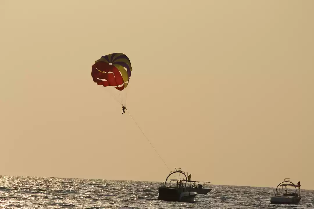 Photo of na asmaan pai na zam