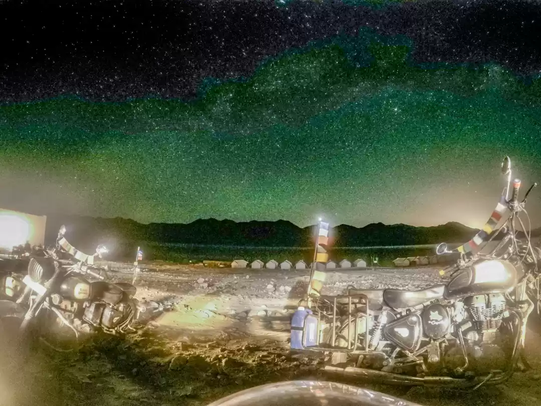 Photo of HIMALAYAN MOONSRISE