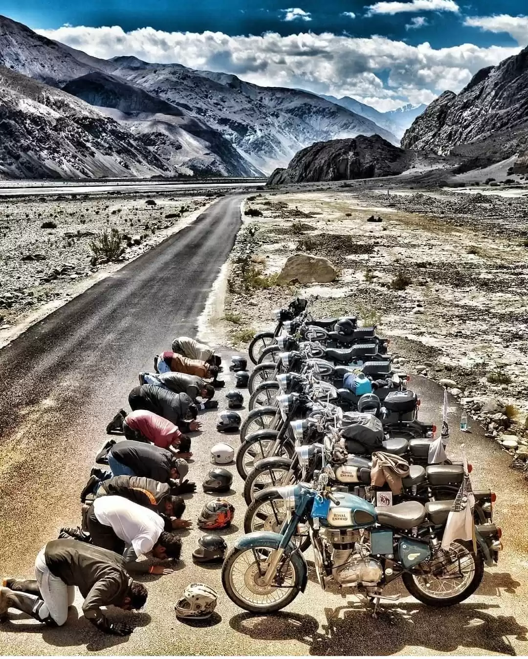 Photo of मनाली से लेह रोड ट्र