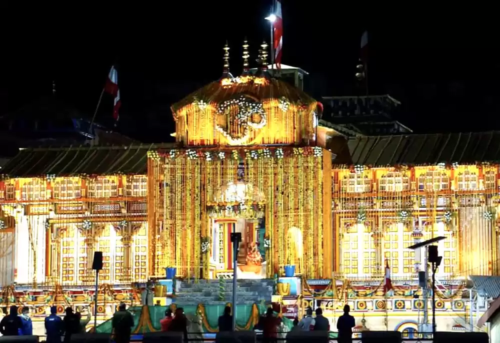 Photo of बद्रीनाथ धाम के कपाट