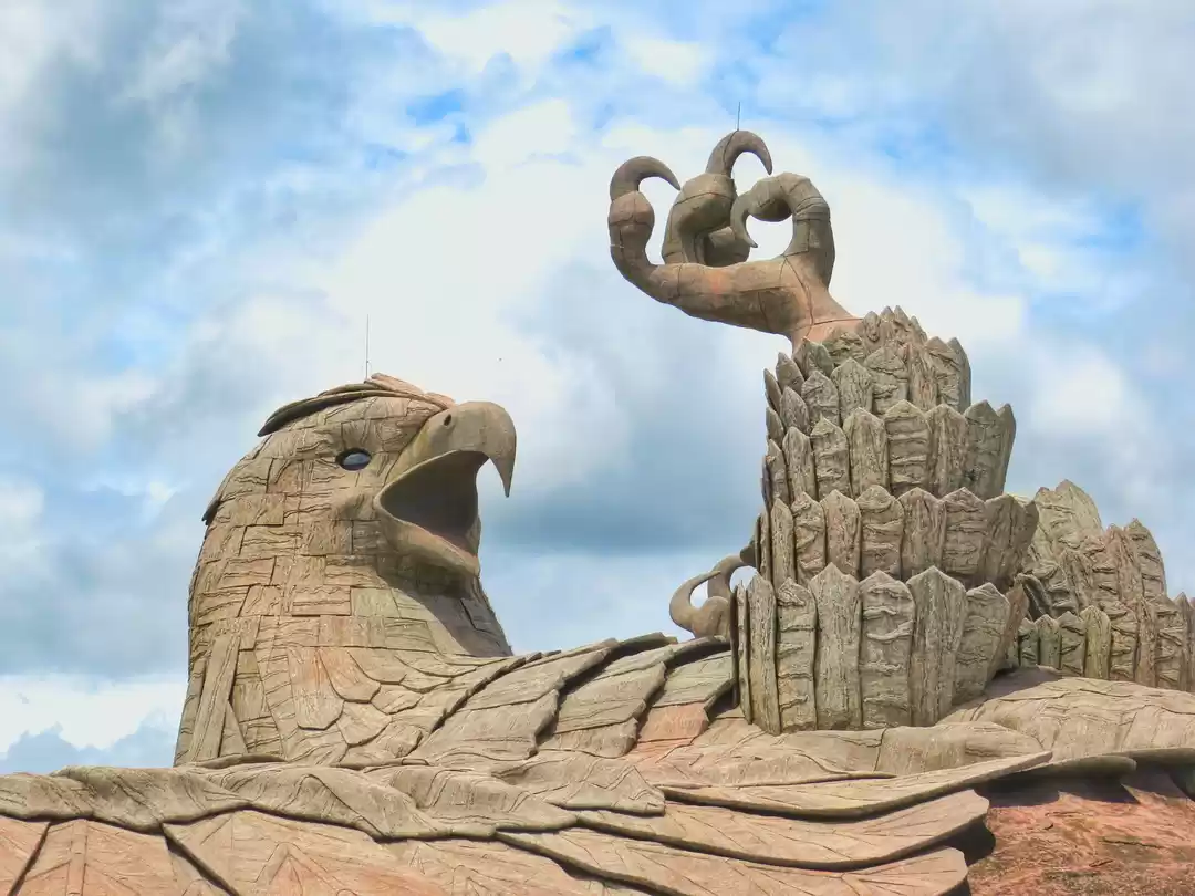 Photo of THE STATUE OF WOMEN 