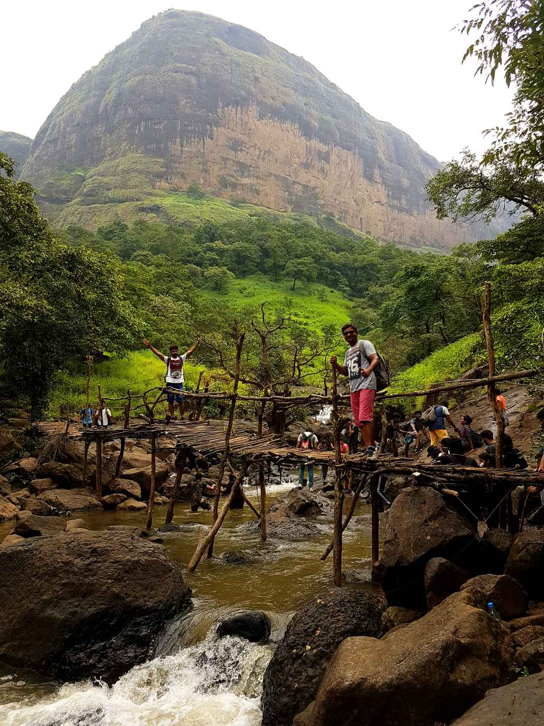 One Day Trip To Devkund Waterfall With A Short Trek From Pune Tripoto One Day Trip To Devkund Waterfall With A Short Trek From Pune Tripoto