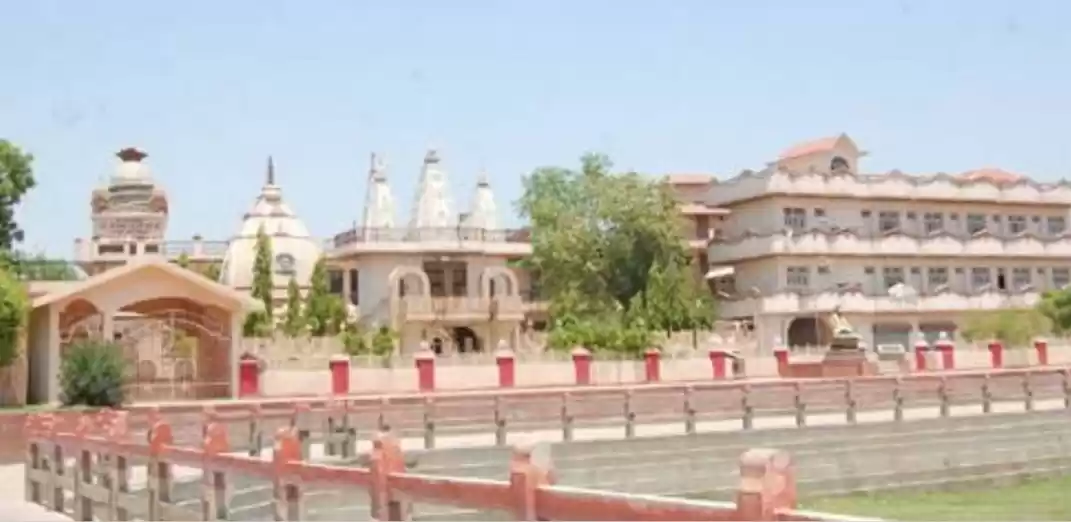 Photo of दिल्ली के पास स्थित