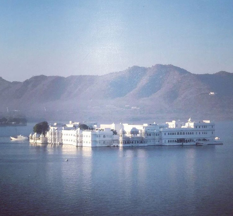 Photo of The City of Lakes: U