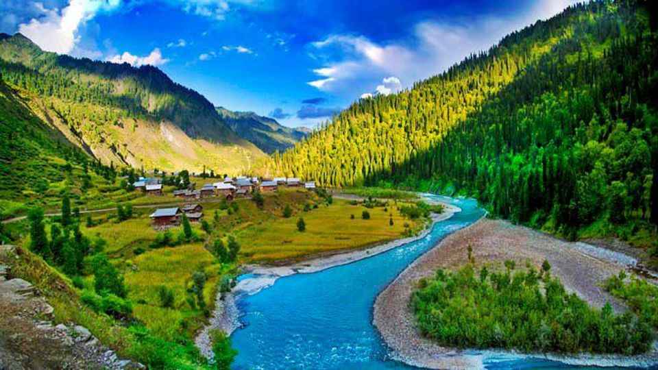 This unvisited place in Kashmir will make you mainstream