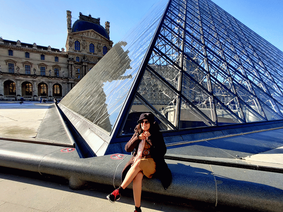 Photo of Louvre Museum, Rue de Rivoli, Paris, France by hungry_travel_lovers