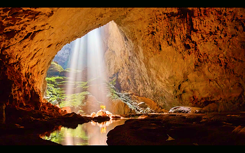 This Biggest Cave On The Planet Has Its Own Jungle, Ecosystem And You Can Camp In It!