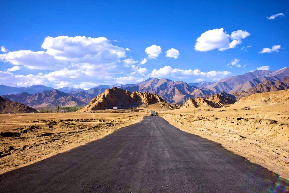 india-builds-worlds-highest-motorable-road-in-ladakh-tripoto